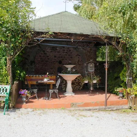 Hotel Restaurant La Ferme De Grambais 2*