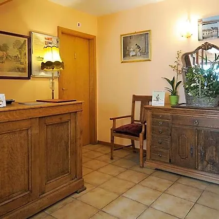 Restaurant La Ferme De Grambais Hotell